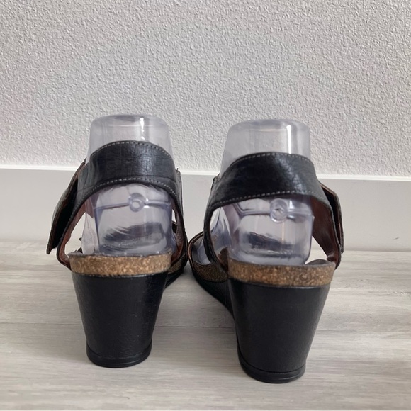 Taos Carousel 2 Leather Wedge Sandals Women’s - Picture 2 of 6